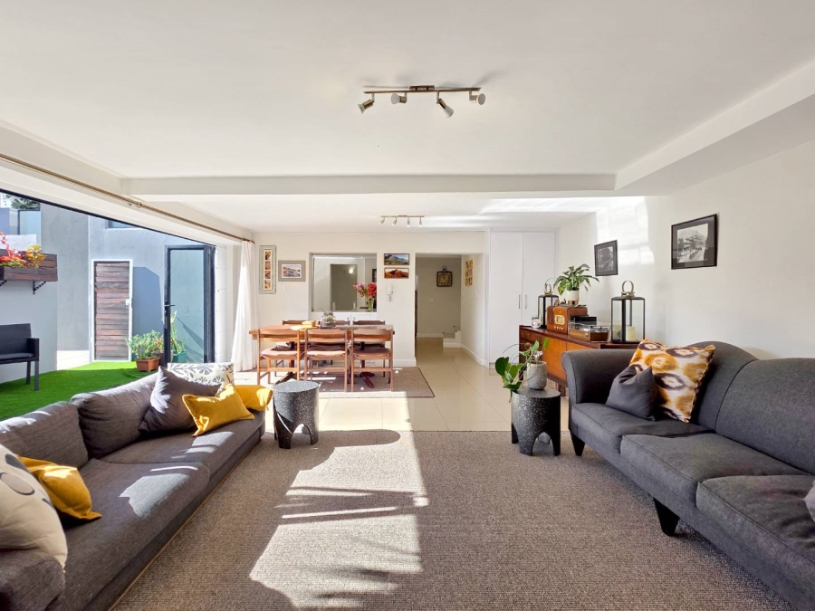 2 Bedroom Property for Sale in Sea Point Western Cape